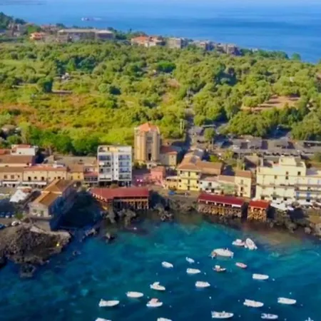 B&B Capomulini Apartmán *